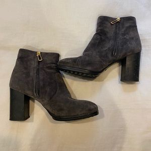 TOD’s grey suede booties